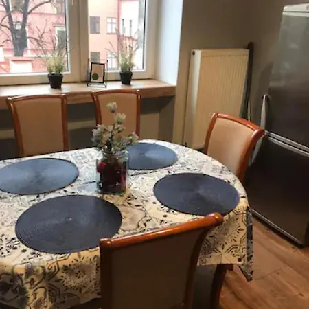 Studencka Street Apartman *